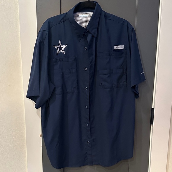 Columbia Other - Columbia Men's Dark Blue Casual Shirt